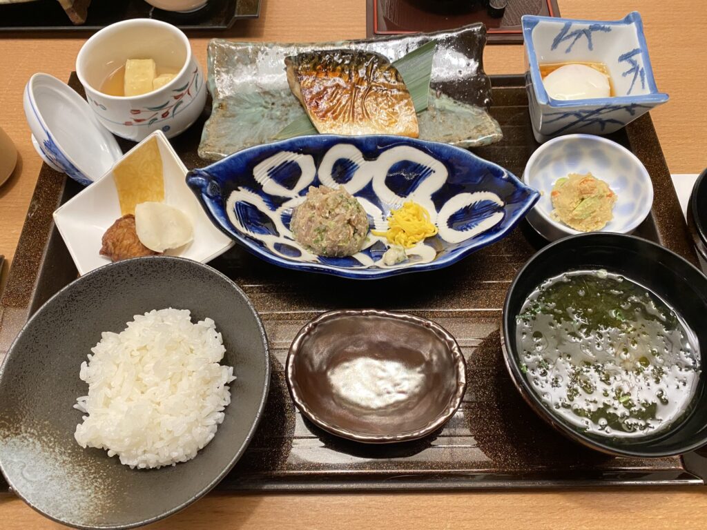 朝食