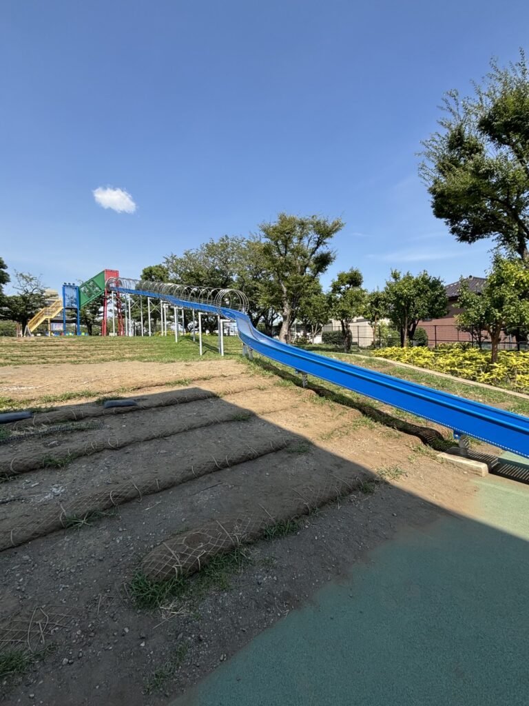 ローラー滑り台