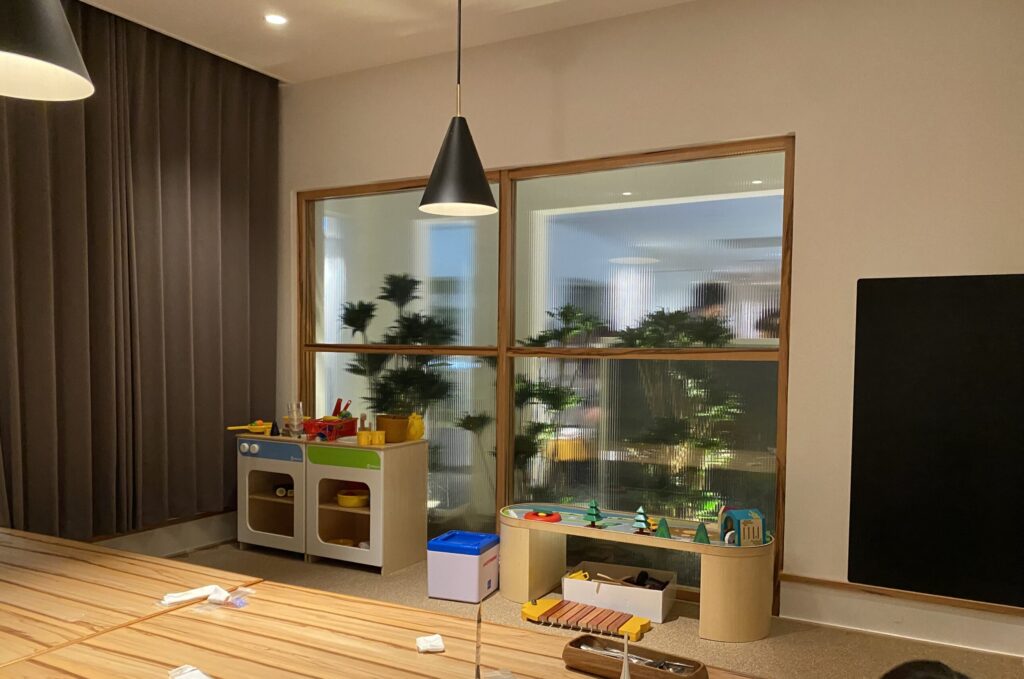 こどもと入れる一押しレストランの個室。おもちゃがいっぱいでママ会盛り上がること間違えなし