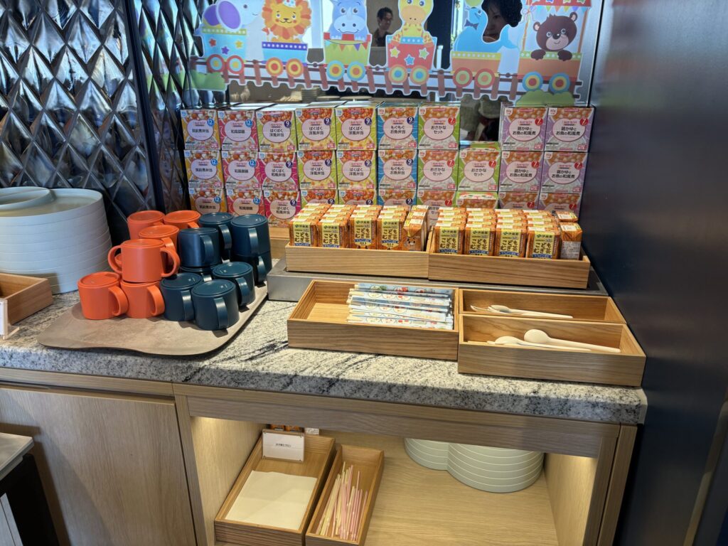 離乳食コーナー。7,9,12カ月のお弁当セットが並んでいました。